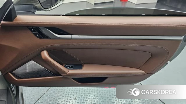 Porsche 911(992) id 4562641 из Кореи 17