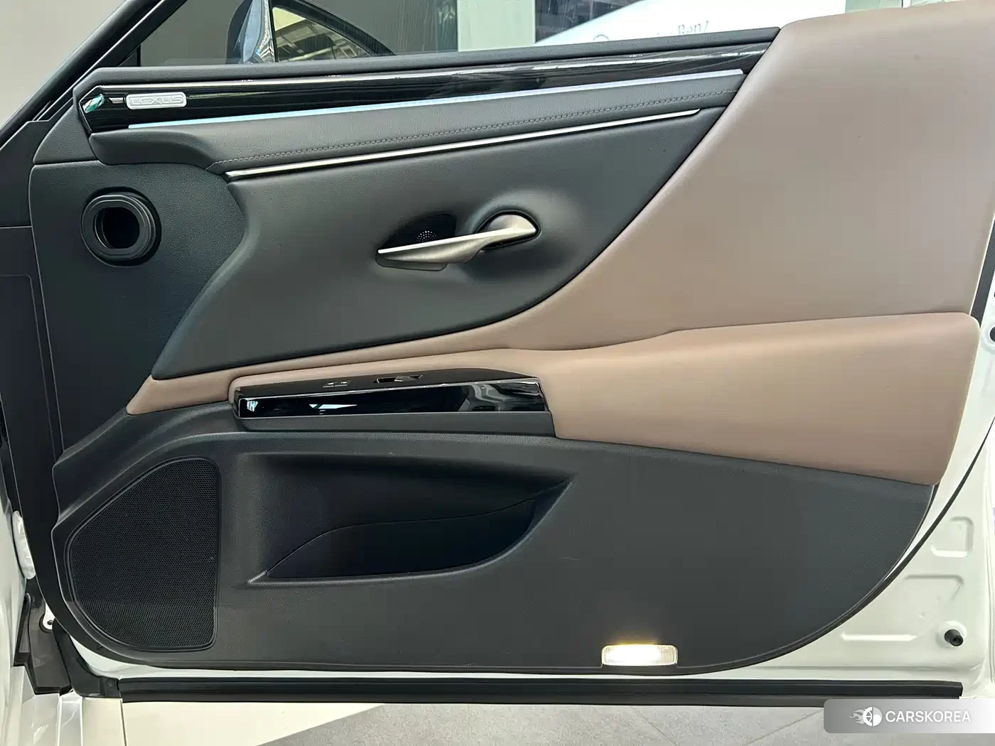 Lexus ES id 4686102 из Китая 17