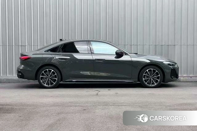 Audi A5L id 4261562 из Китая 17