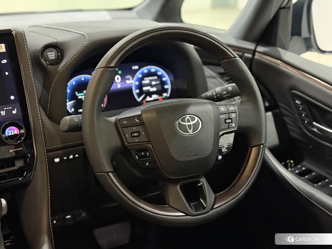 Toyota Elfa id 4686237 из Китая 17