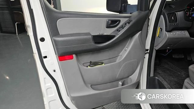 Hyundai The New Grand Starex id 4562244 из Кореи 17