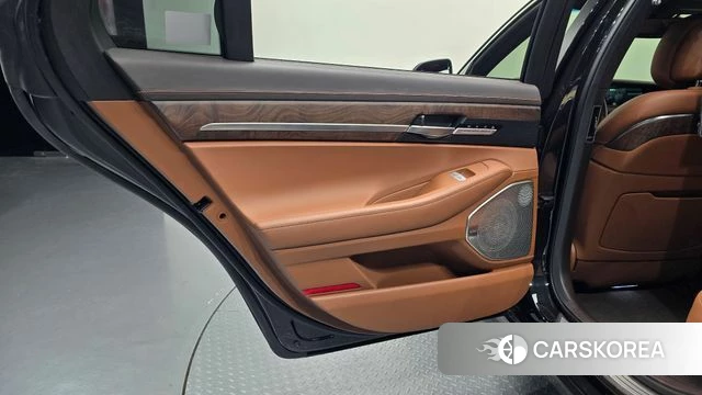 Genesis G90 id 4490772 из Кореи 17