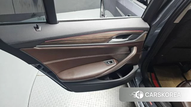 BMW 5 Series (G30) id 4530458 из Кореи 17
