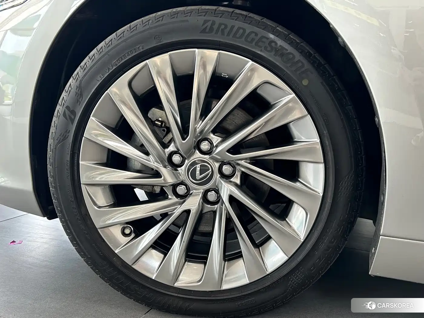 Lexus ES id 4628022 из Китая 17