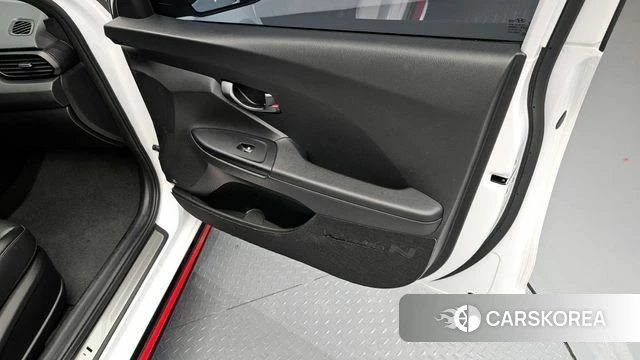 Hyundai Veloster (JS) id 4408917 из Кореи 17