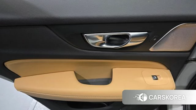 Volvo V60 Cross-Country 2nd Generation id 4557331 из Кореи 17