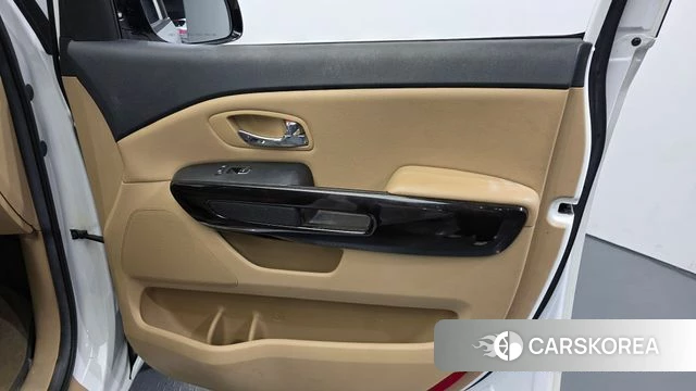 Kia The New Carnival id 4482687 из Кореи 17