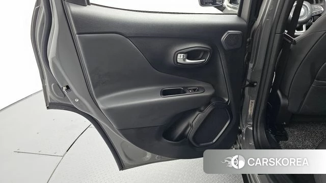 Jeep Renegade id 4620154 из Кореи 17