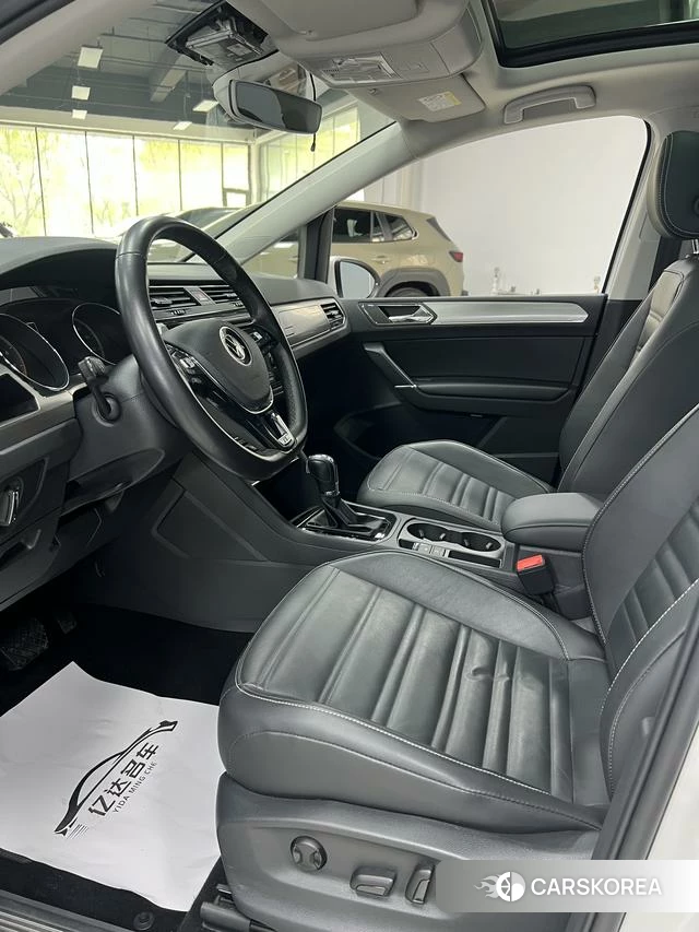Volkswagen Touran L id 4278713 из Китая 17