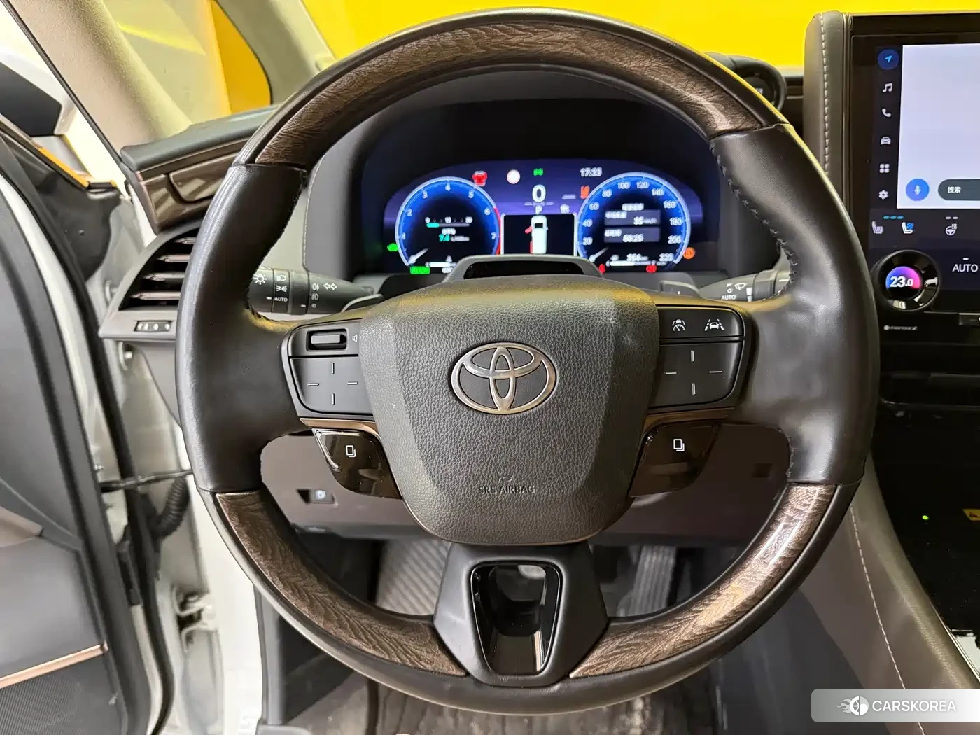 Toyota Elfa id 4622592 из Китая 17