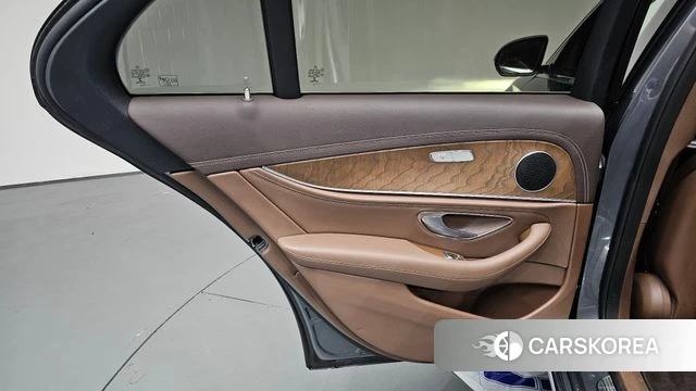Mercedes-Benz E-Class W213 id 4770768 из Кореи 17