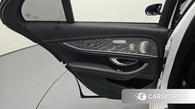 Mercedes-Benz E-Class W213 id 4656279 из Кореи 17