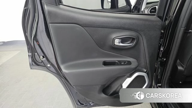 Jeep Renegade id 4490968 из Кореи 17