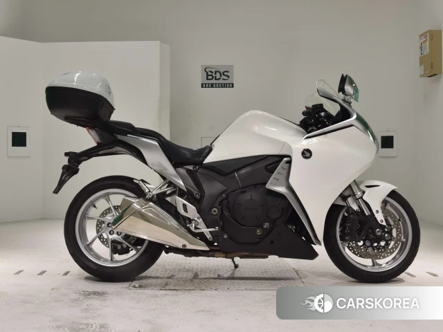 Проданный Honda VFR1200F 2010 из Японии, фото 2