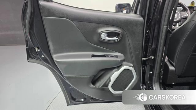 Jeep Renegade id 4339568 из Кореи 17
