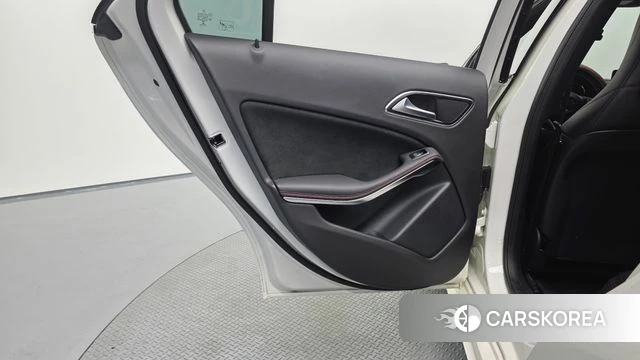 Mercedes-Benz A-Class W176 id 4633258 из Кореи 17