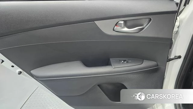 Kia Come New K3 id 4698680 из Кореи 17