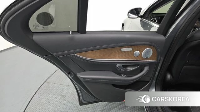 Mercedes-Benz E-Class W213 id 4294749 из Кореи 17