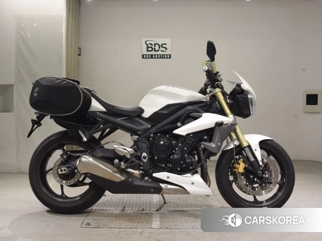 Проданный Triumph STREET TRIPLE 2013 из Японии