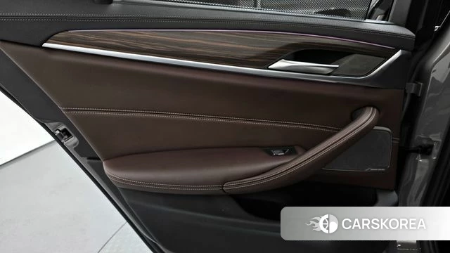 BMW 5 Series (G30) id 4293171 из Кореи 17