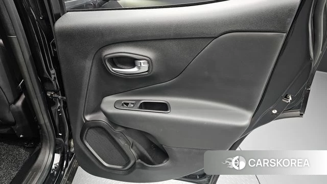 Jeep Renegade id 4562272 из Кореи 17