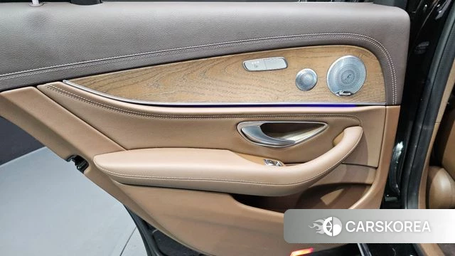Mercedes-Benz E-Class W213 id 4633318 из Кореи 17