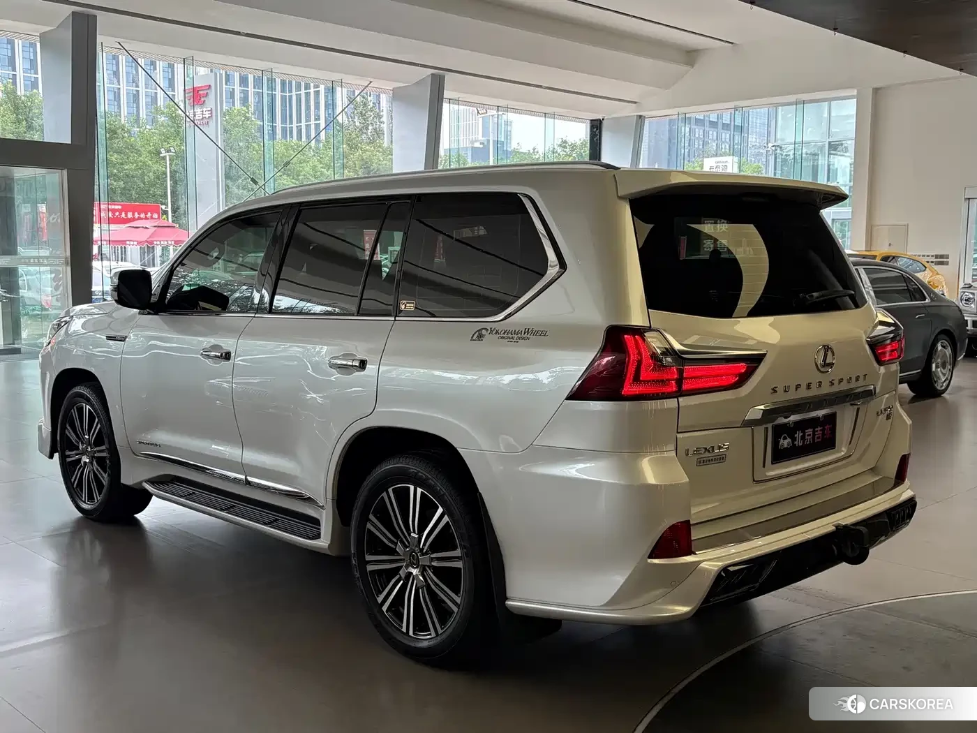 Lexus LX id 4600686 из Китая 17