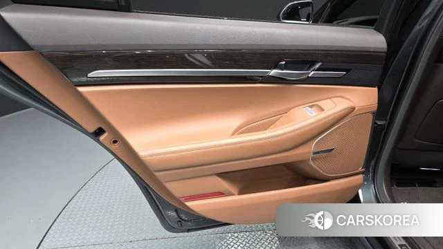 Genesis G90 id 4446938 из Кореи 17
