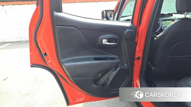 Jeep Renegade id 4530575 из Кореи 17