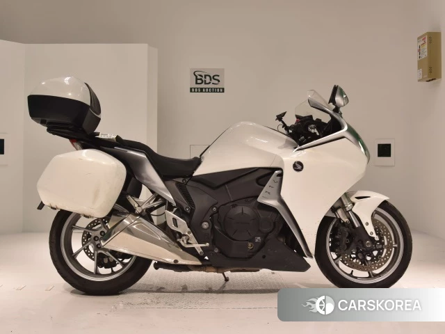 Проданный Honda VFR1200F 2010 из Японии