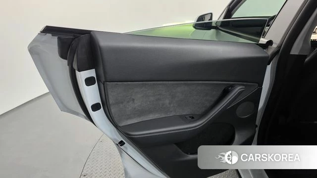Tesla Model Y id 4744566 из Кореи 17