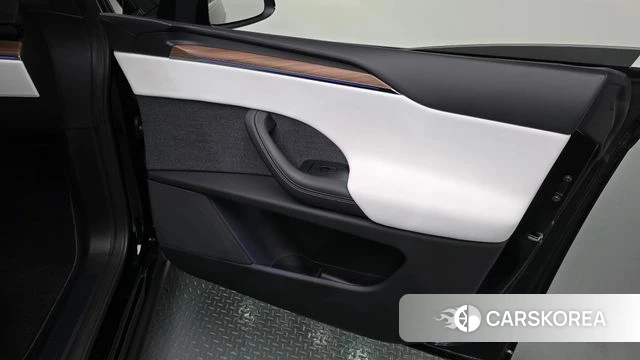 Tesla Model X id 4847147 из Кореи 17