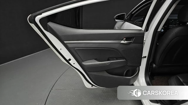Hyundai The New Avante AD id 4557625 из Кореи 17