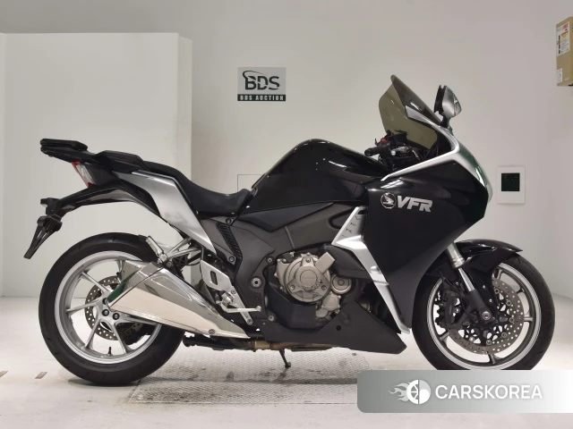 Проданный Honda VFR1200F DCT 2011 из Японии