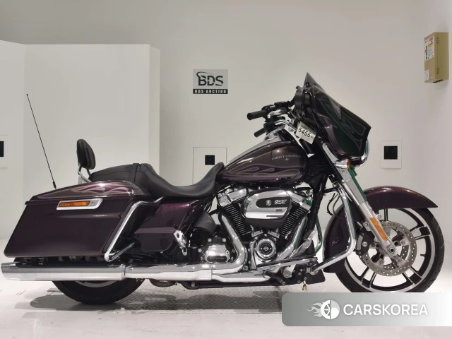 Проданный Harley-Davidson Street Glide FLHXS1750 2017 из Японии