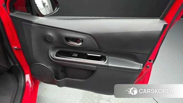 Toyota Prius C id 4693888 из Кореи 17