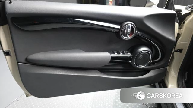 Mini Cooper Convertible id 4596273 из Кореи 17