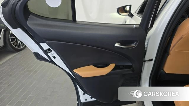 Lexus UX250h id 4463401 из Кореи 17