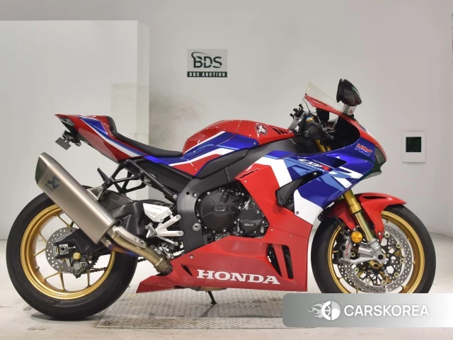 Проданный Honda CBR1000RR-R FIREBLADE SP id 4176512 из Японии