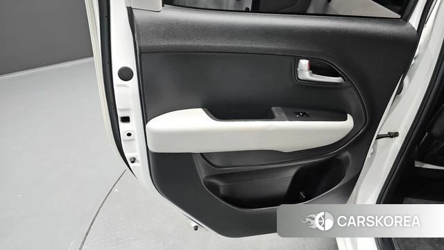 Kia The New Kia Ray EV id 4640261 из Кореи 17