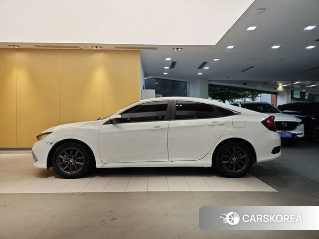 Honda Civic id 4260355 из Китая 17