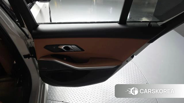 BMW 3 Series (G20) id 4571613 из Кореи 17