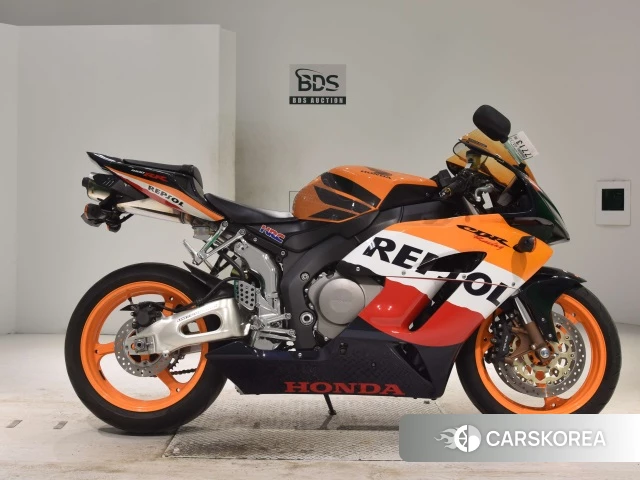 Проданный Honda CBR1000RR 2015 из Японии