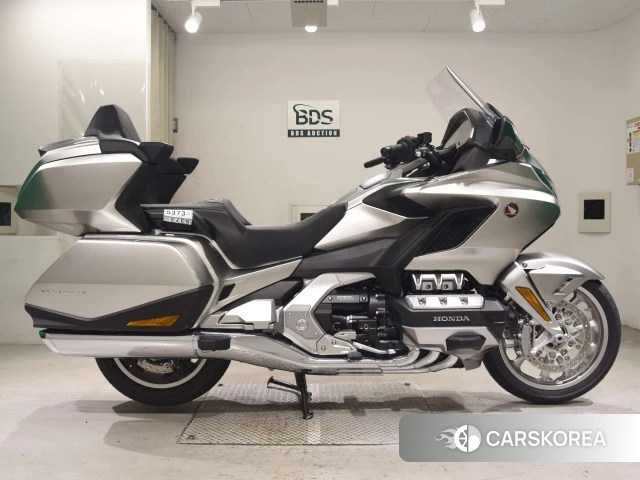 Проданный Honda GL1800 TOUR DCT 2024 из Японии