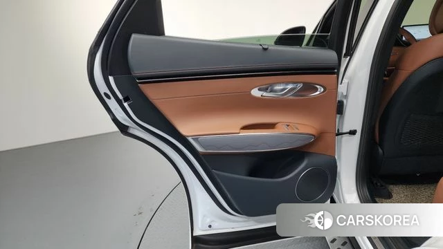 Genesis GV70 id 4282967 из Кореи 17