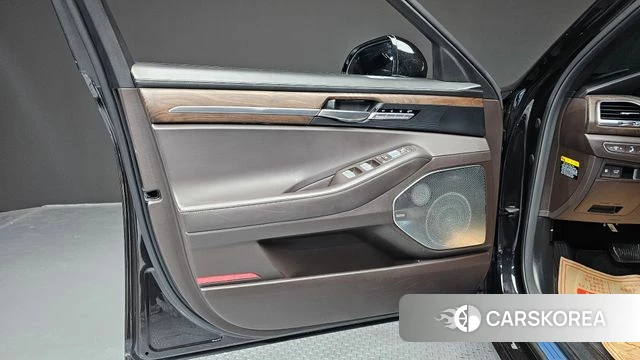 Genesis G90 id 4794666 из Кореи 17