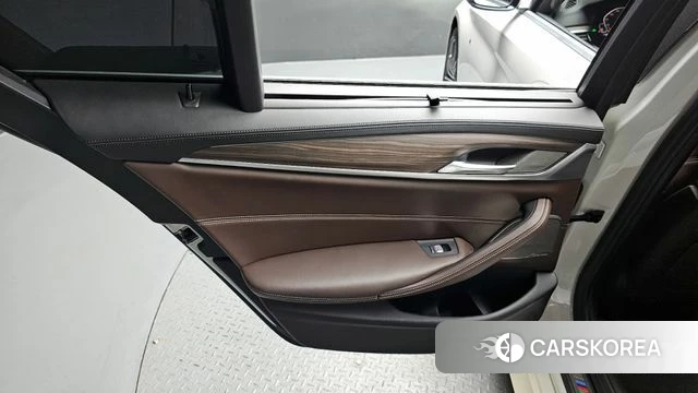 BMW 5 Series (G30) id 4324811 из Кореи 17