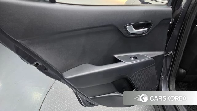 Kia Stonic id 4943940 из Кореи 17
