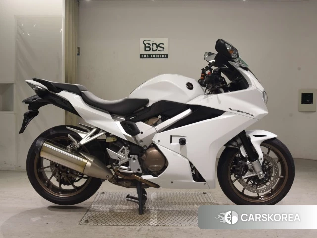 Проданный Honda VFR800F 2015 из Японии