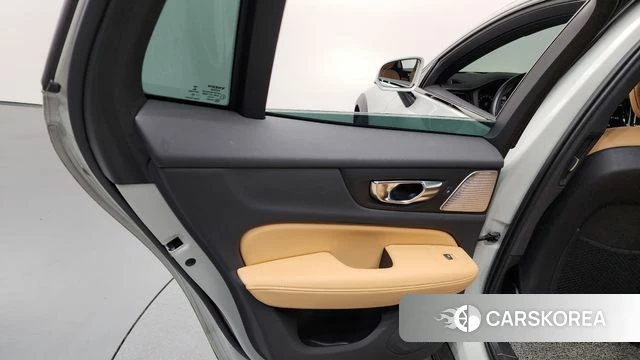 Volvo V60 Cross-Country 2nd Generation id 4324379 из Кореи 17